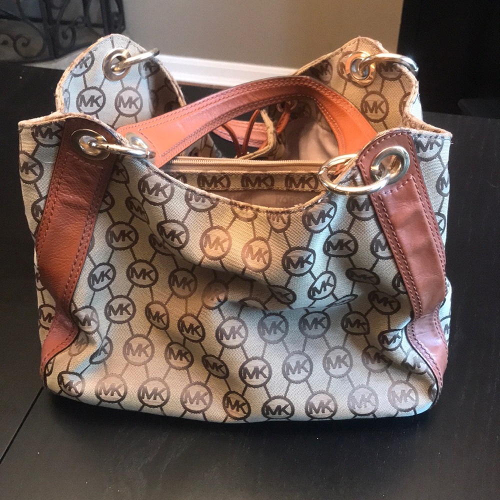 Micheal Kors Purse